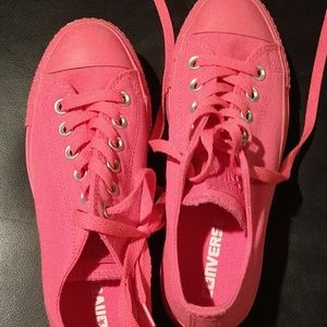 Hot pink Converse platform size 6.5 women